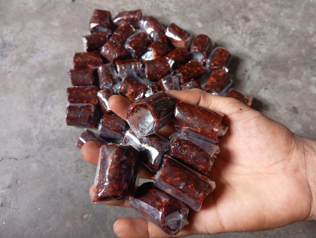 Tetul golla achar (raw)